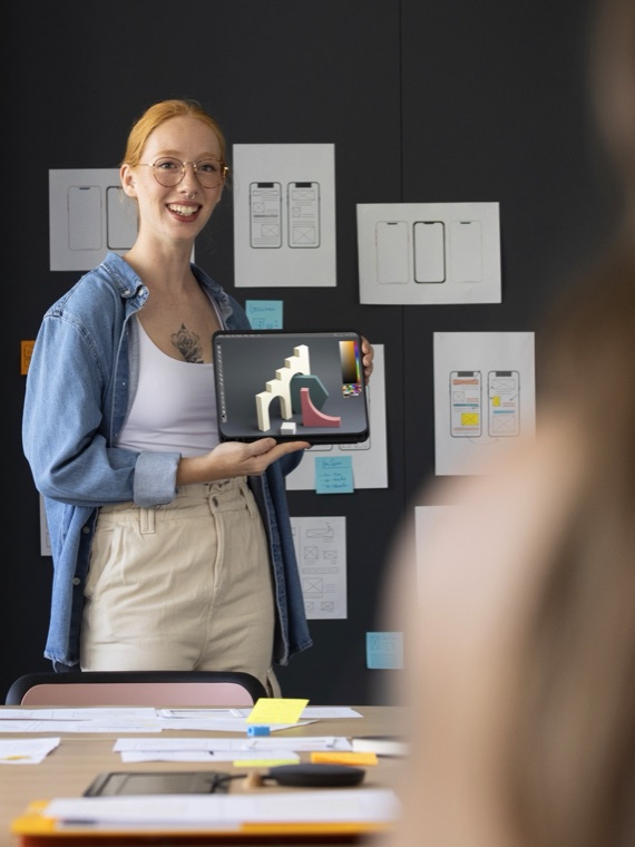 Formatrice Elitek animant un atelier de culture produit